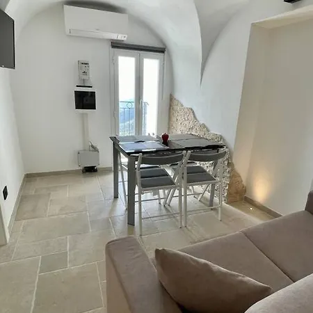 Greta's & Private * Perinaldo