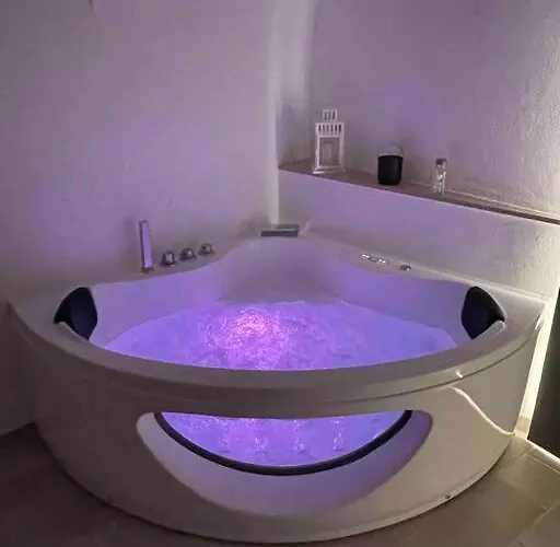 Greta's & Private Apartment